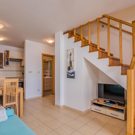 Apartments Celeste Klimno Eksteriør billede