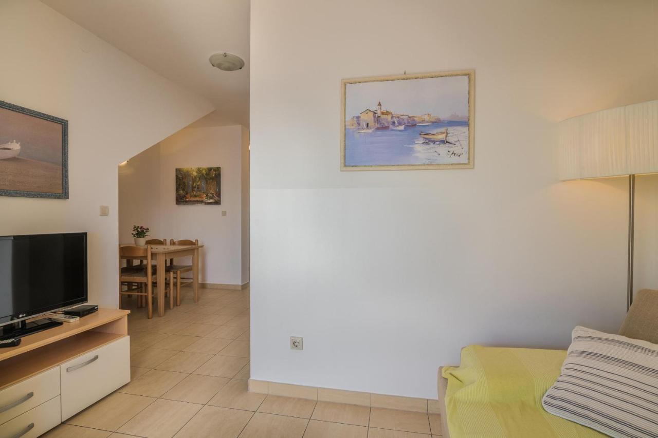 Apartments Celeste Klimno Eksteriør billede