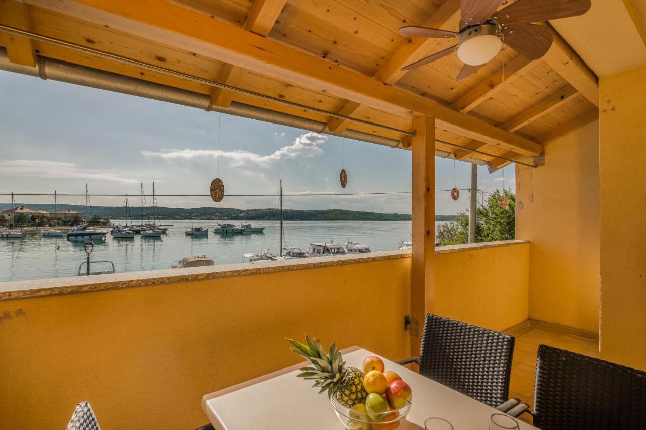 Apartments Celeste Klimno Eksteriør billede