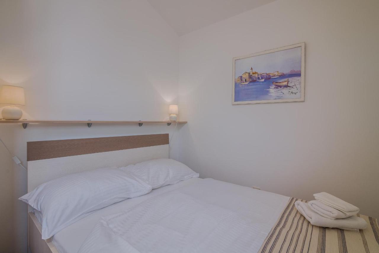 Apartments Celeste Klimno Eksteriør billede